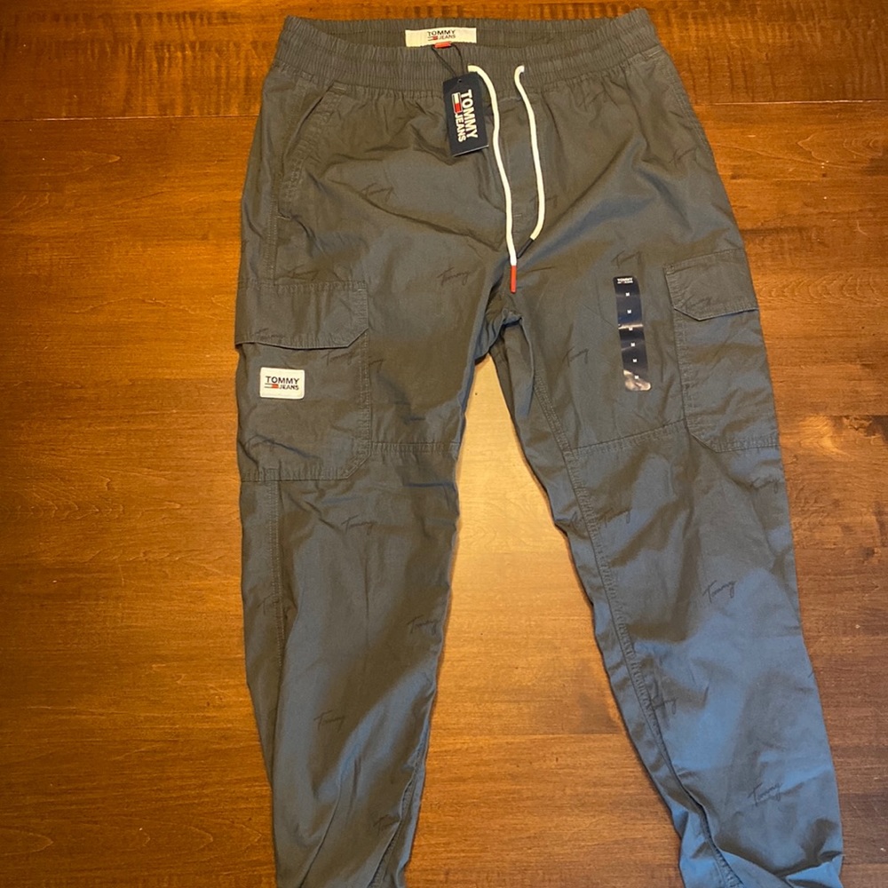 Tommy Hilfiger pants brand new.